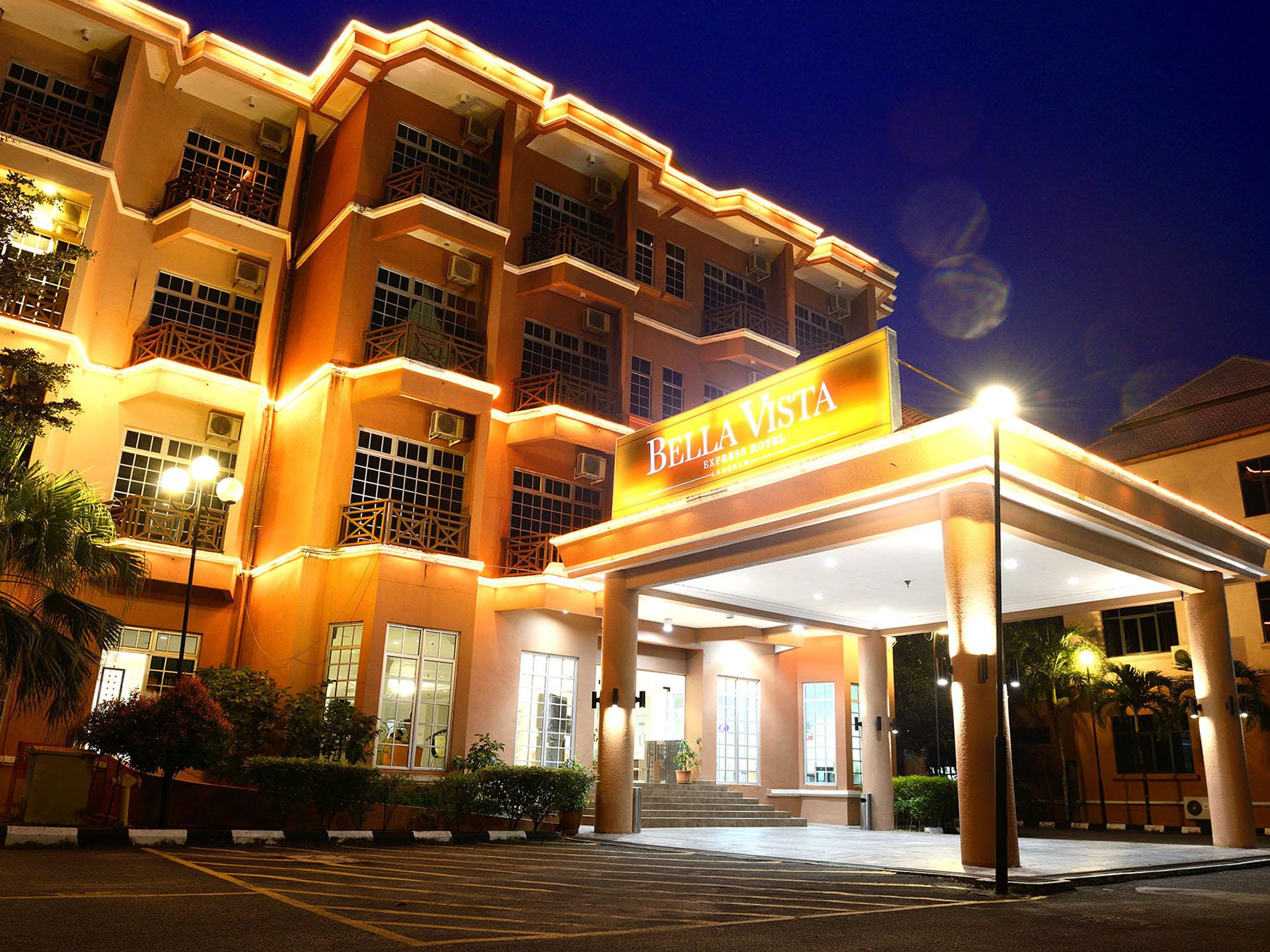 Bella Vista Express Hotel Pantai Cenang  Exterior photo